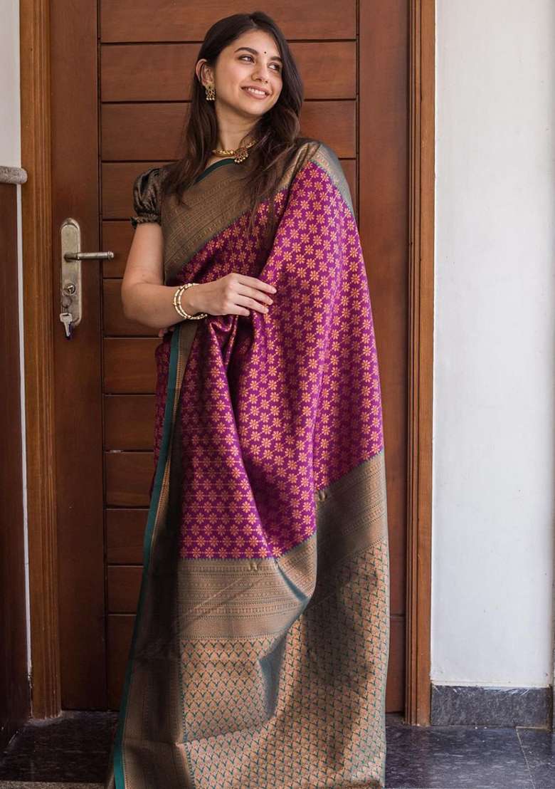 Beige And Rama Jacquard Silk Blend Saree Set for Diwali | Wedding & Festive Wear - Indya