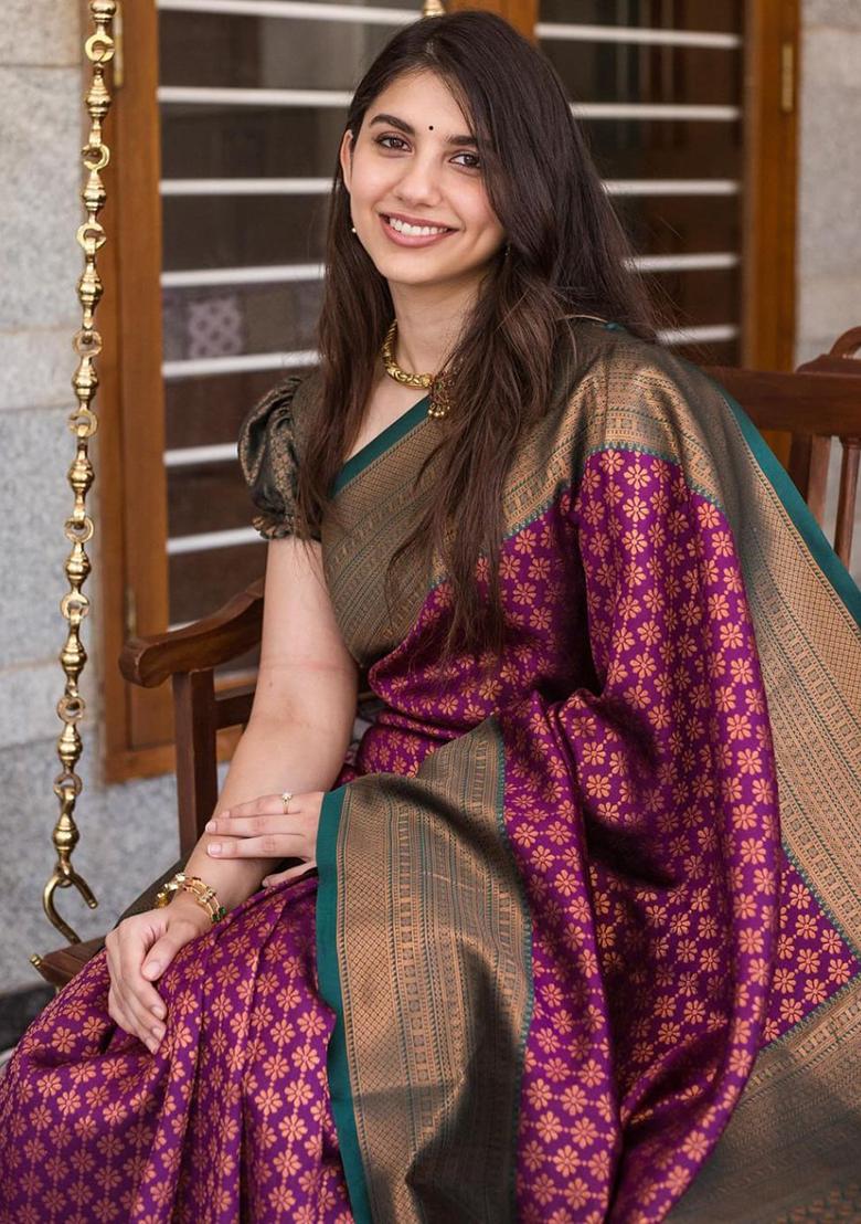 Beige And Rama Jacquard Silk Saree Set - Indya
