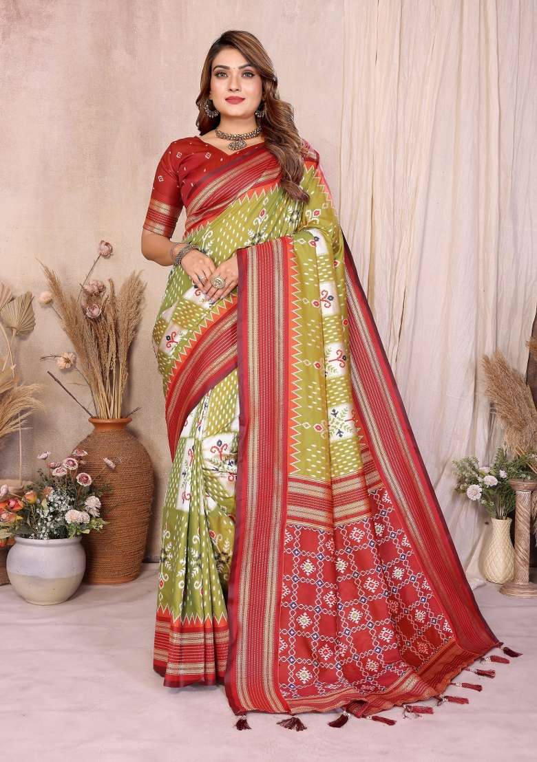 Green Woven Silk Blend Saree Set for Diwali | Wedding & Festive Wear - Indya