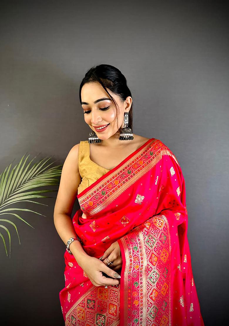 Coral Pink Meenakari Weaving Silk Saree Set - Indya