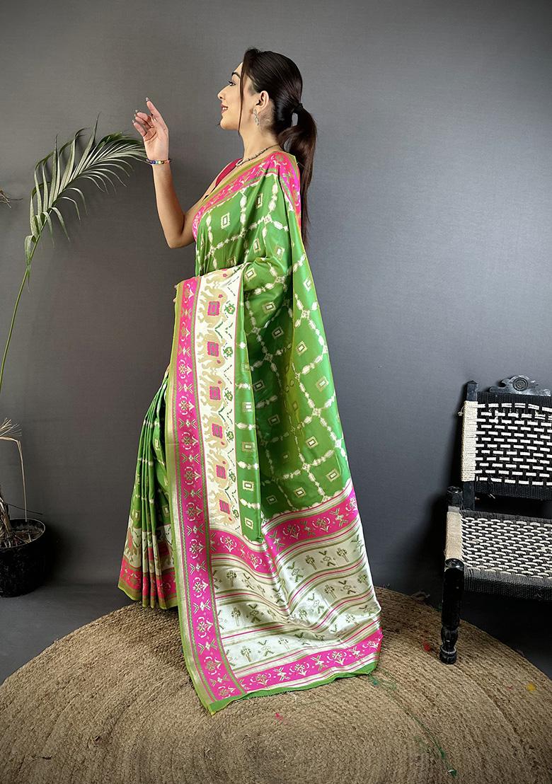 Parrot Green Motif Silk Saree Set - Indya