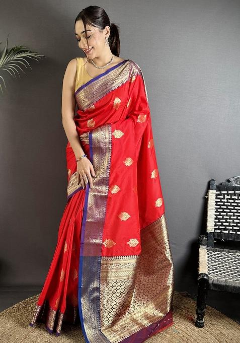 Red Intricate&nbsp;Zari Weaving Silk Saree Set