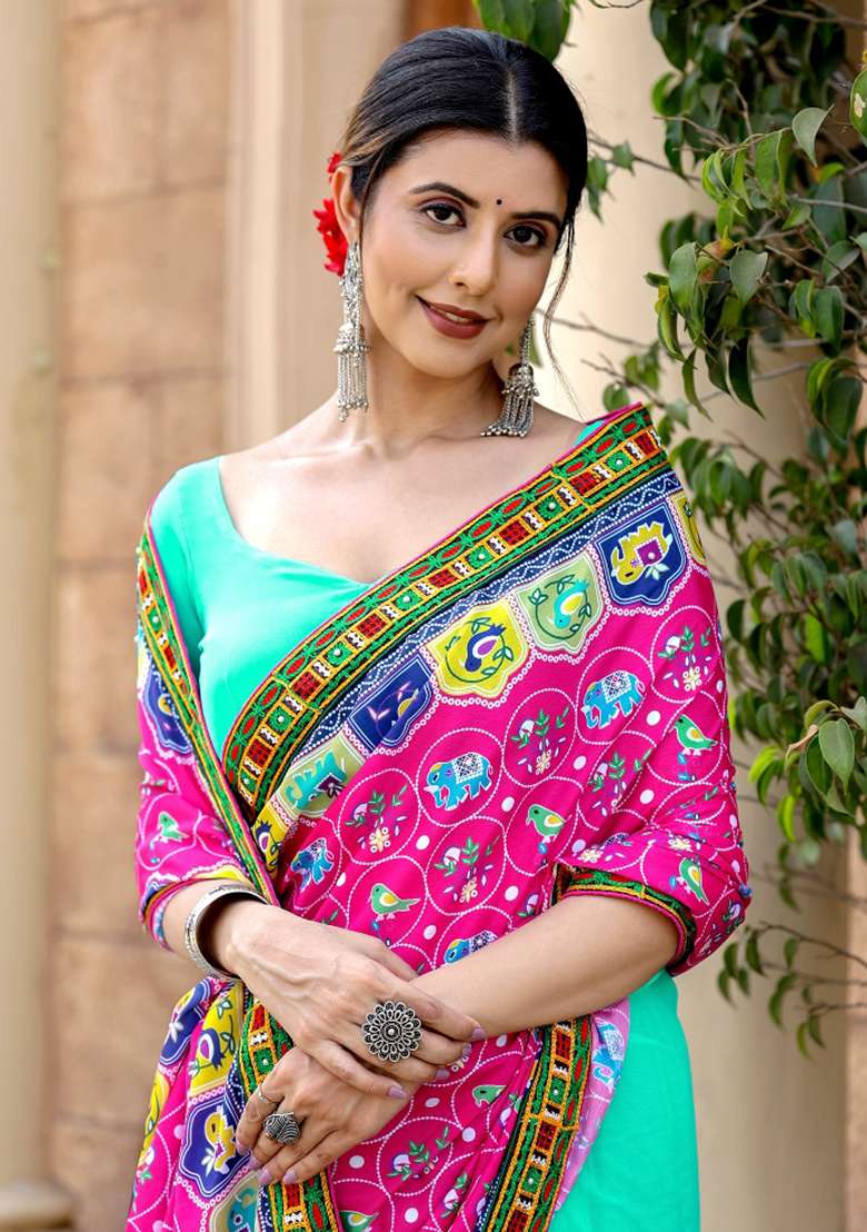 Pink Embroidery Georgette Saree Set - Indya