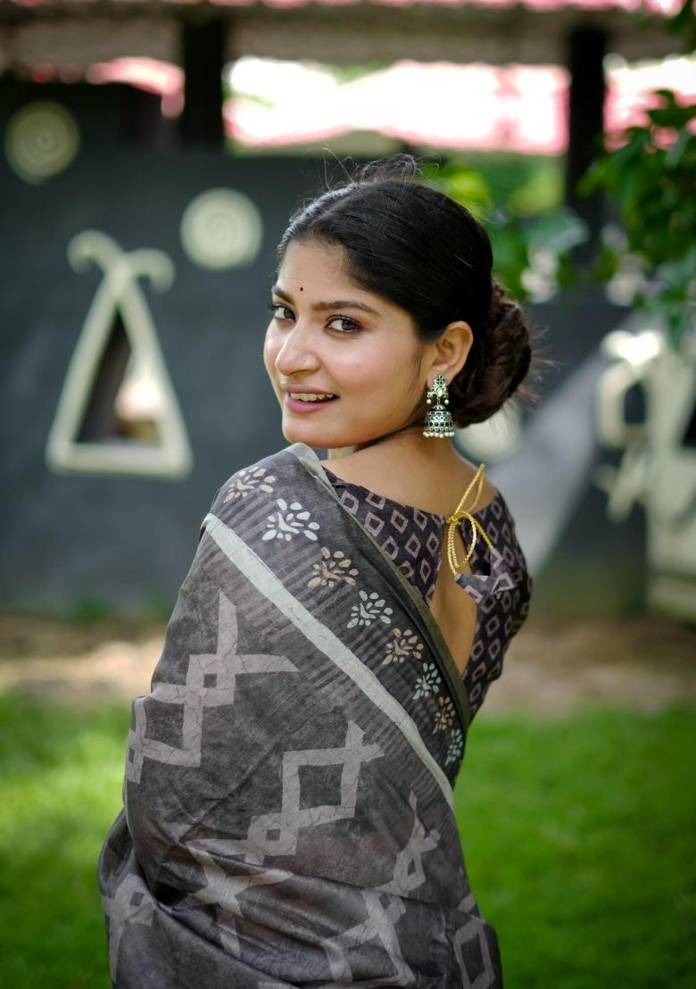 Grey Printed Cotton Saree Set - Indya