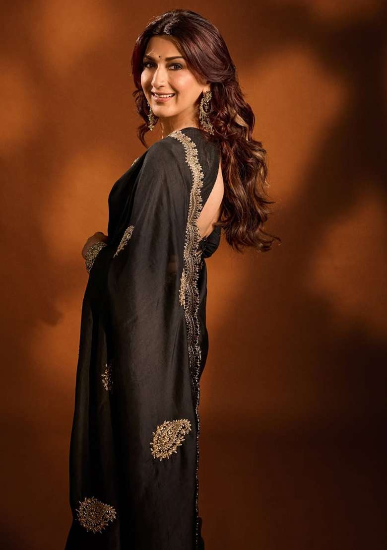 Black Silk Blend Saree Set with Embroidered for Diwali | Wedding & Festive Wear - Indya