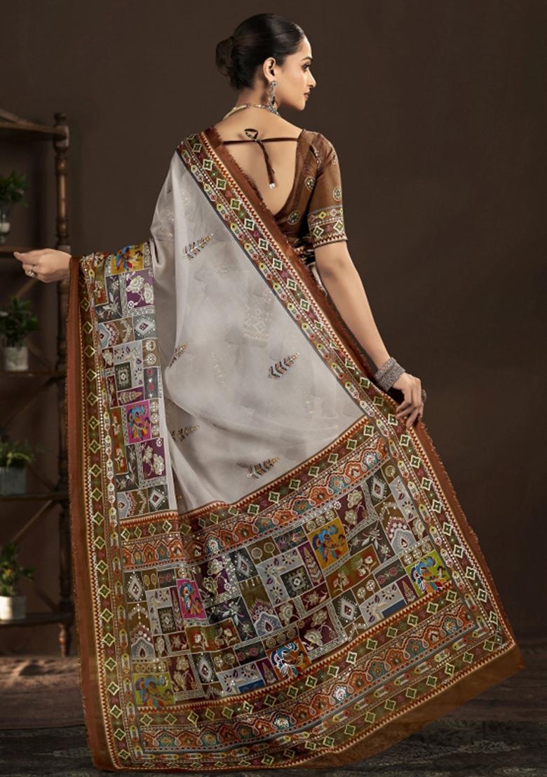 Off White Abstract Silk Saree Set - Indya