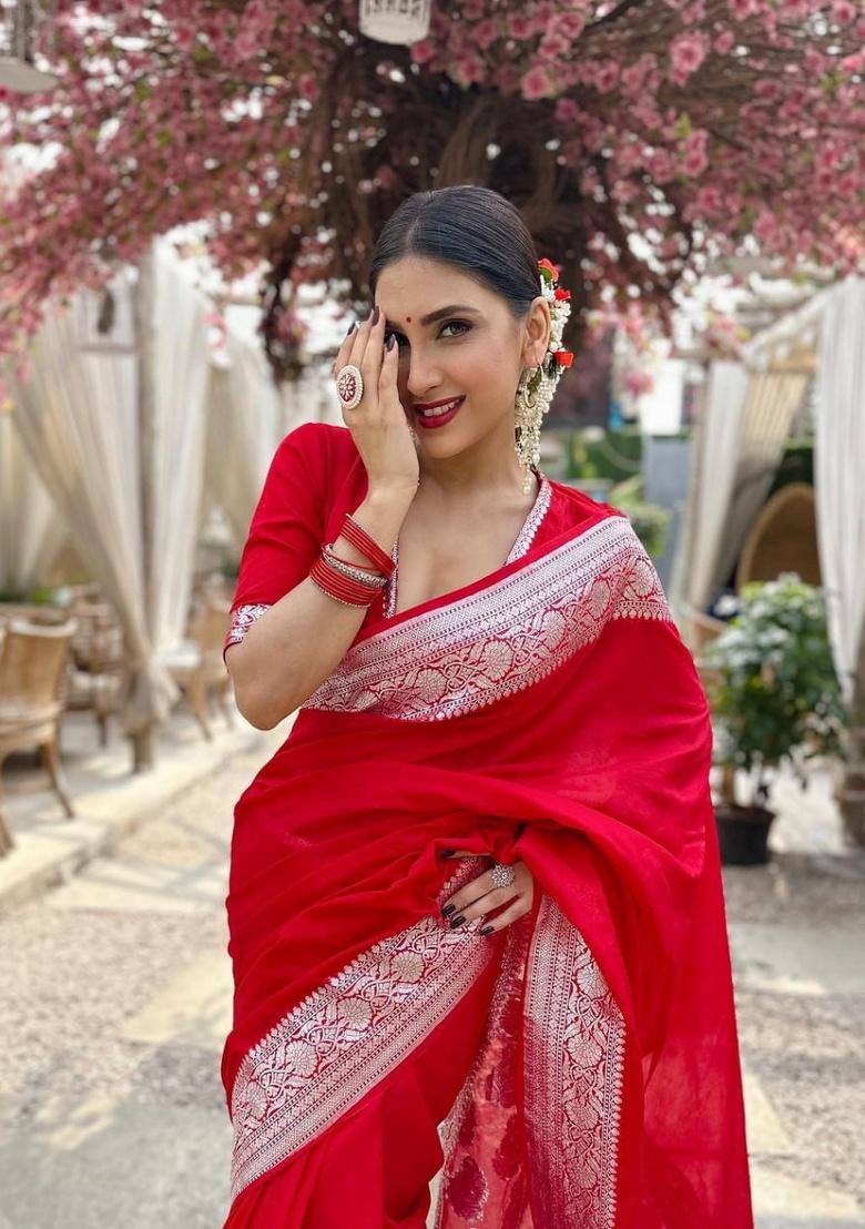 Red Jacquard Work Silk Saree Set - Indya