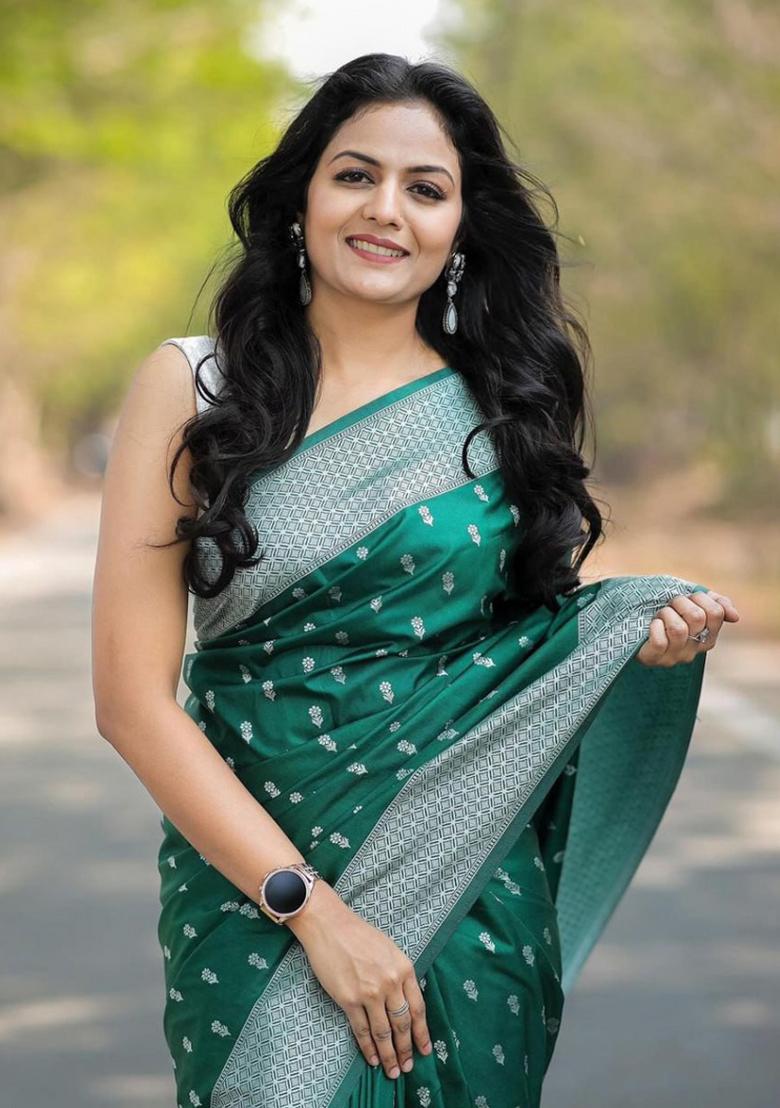 Green Jacquard Work Silk Saree Set - Indya