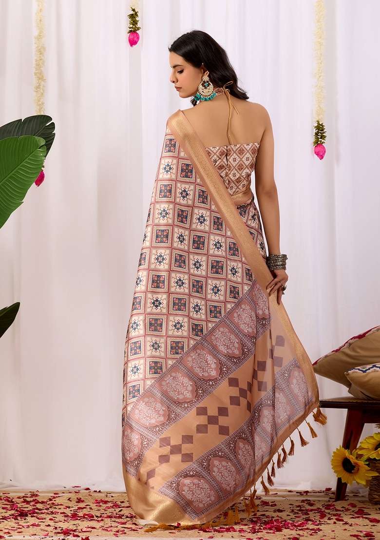 Cream Geometric Print Silk Blend Saree Set for Diwali and Festive Wear - Indya