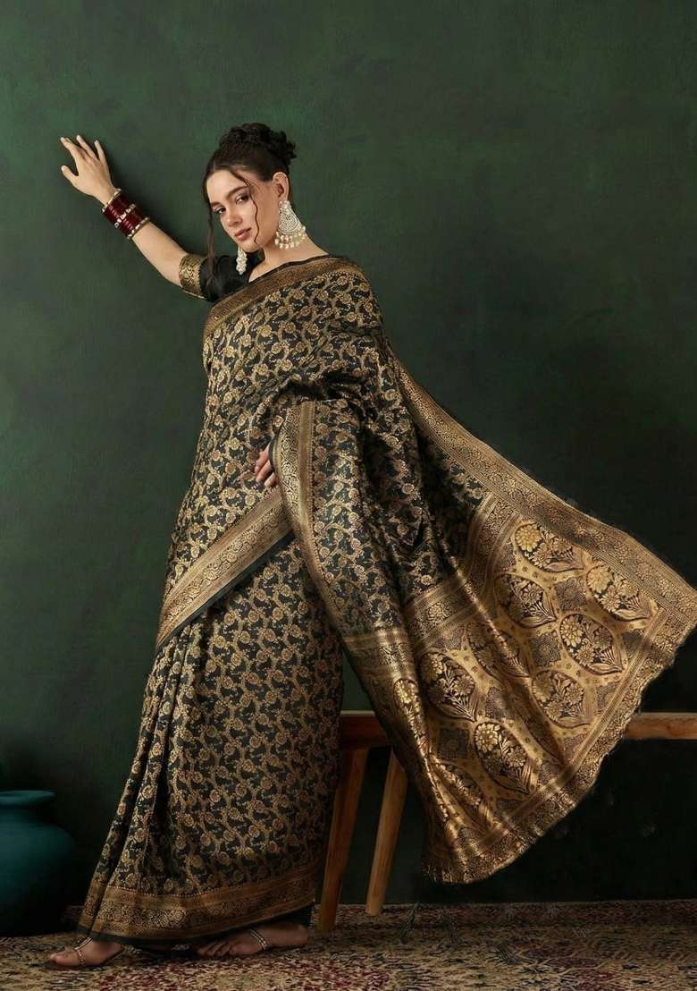 Black Jacquard Silk Blend Saree Set for Diwali | Wedding & Festive Wear - Indya