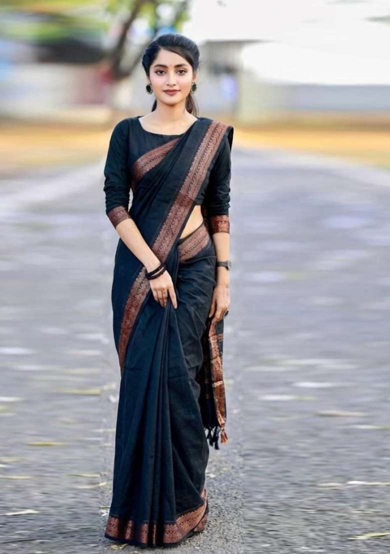 Black Jacquard Silk Blend Saree Set for Diwali | Wedding & Festive Wear - Indya