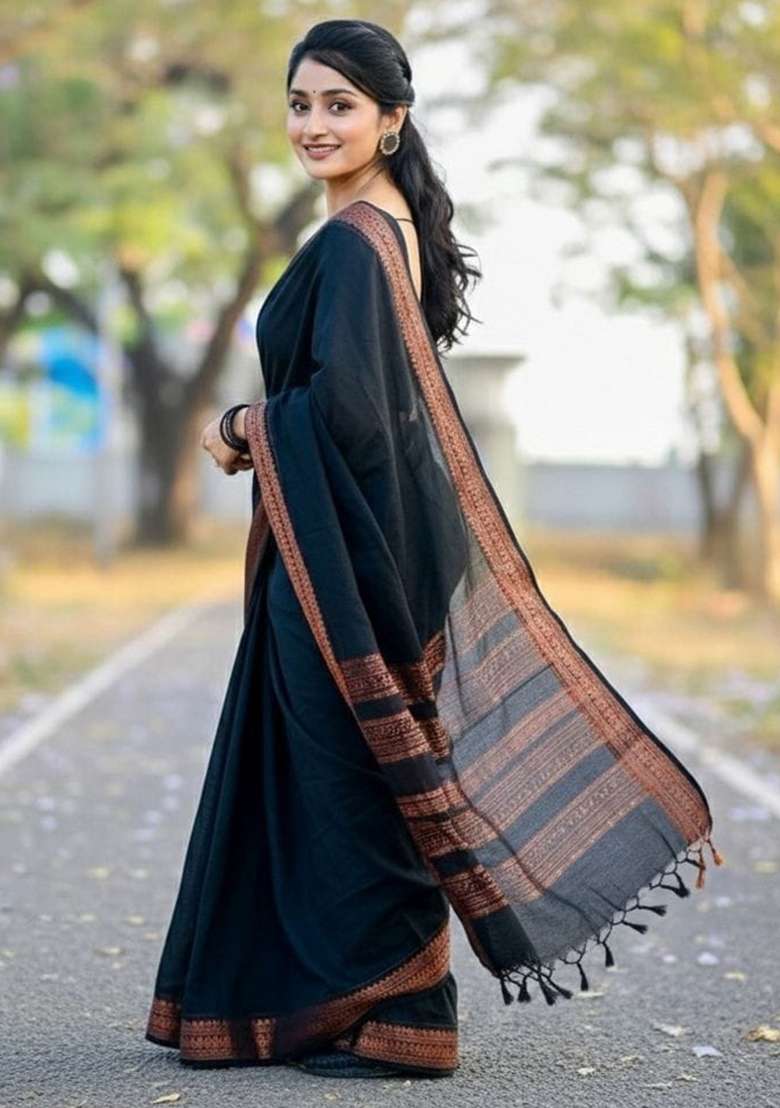 Black Jacquard Silk Blend Saree Set for Diwali | Wedding & Festive Wear - Indya