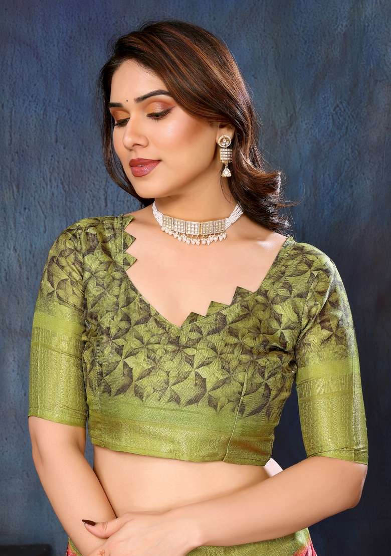 Green Motif Silk Blend Saree Set for Diwali and Festive Wear - Indya