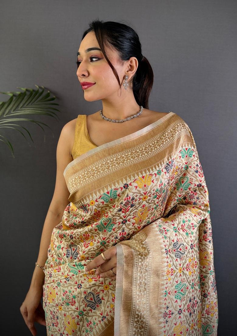 Cream&nbsp; Motif Silk Saree Set - Indya