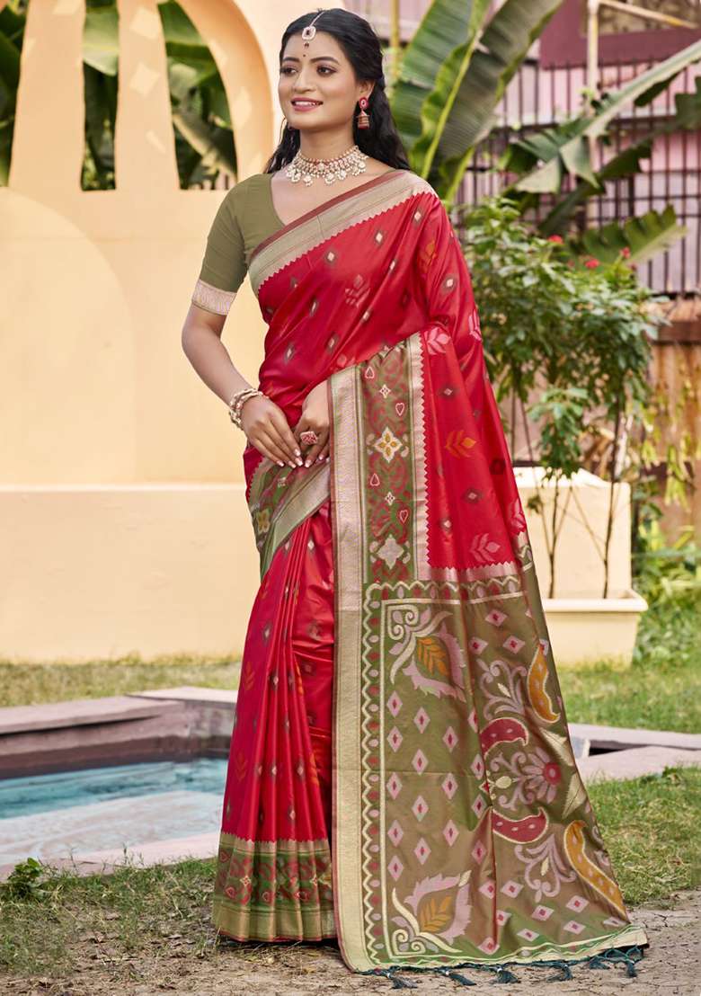 Red Floral Print Pochampally Saree Set - Indya