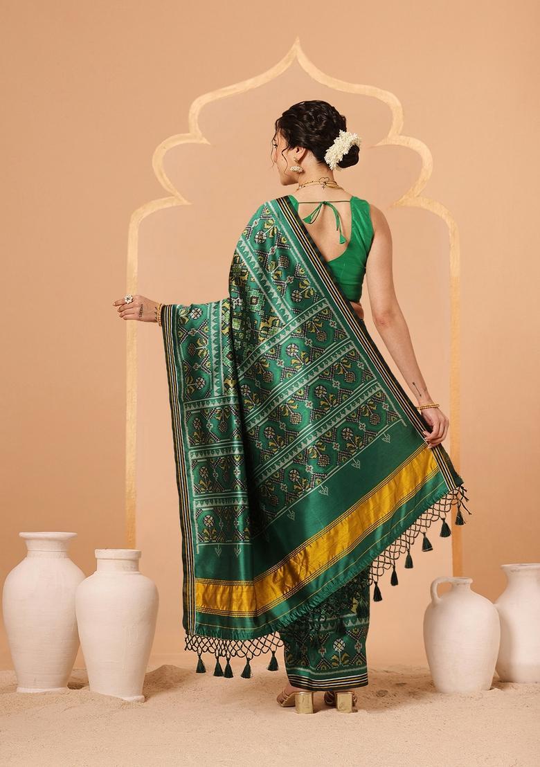 Green Motif Silk Saree Set - Indya