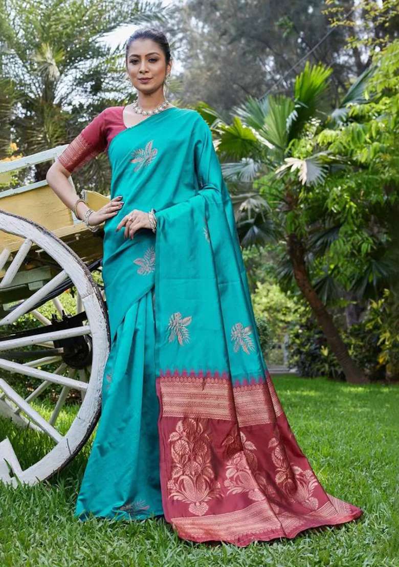 Rama Embroidery Silk Blend Saree Set for Diwali and Festive Wear - Indya
