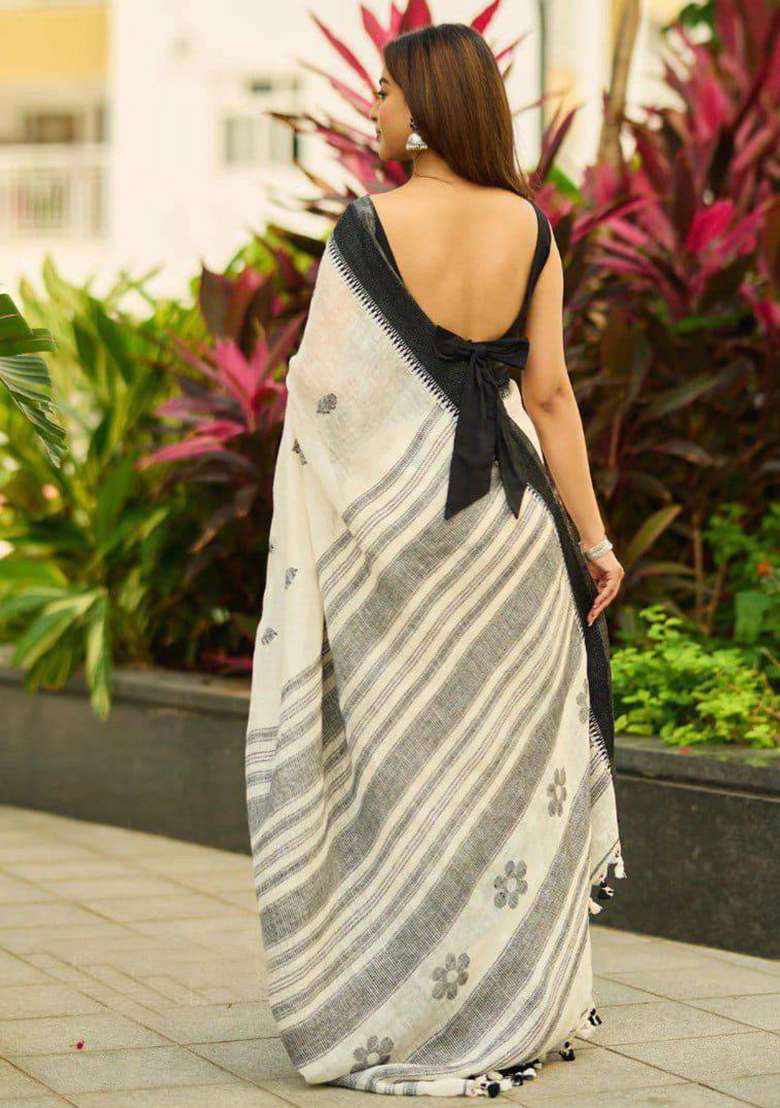 Off White Embroidery Silk Blend Saree Set for Diwali and Festive Wear - Indya