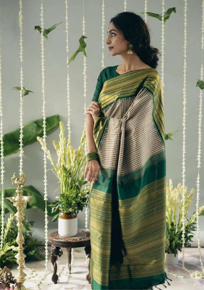 Green Embroidery Silk Blend Saree Set for Diwali and Festive Wear - Indya