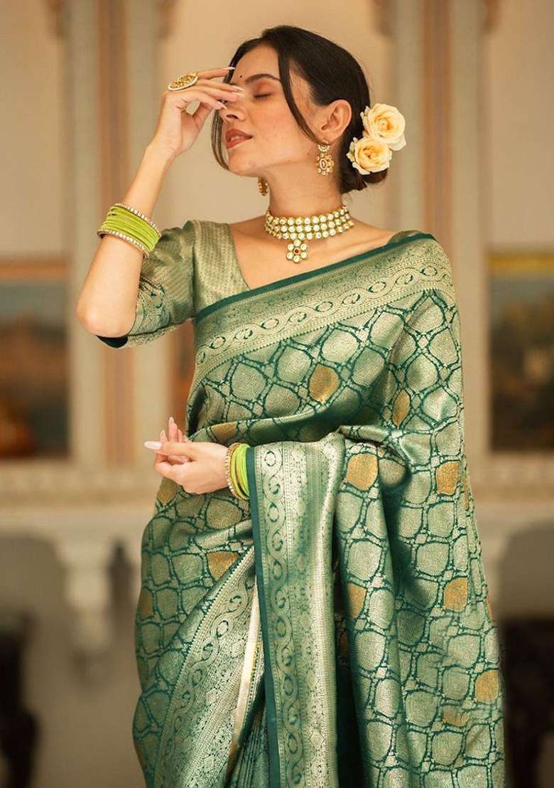 Green Embroidery Silk Blend Saree Set for Diwali and Festive Wear - Indya