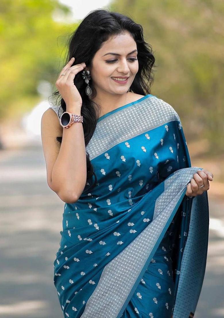 Blue Embroidery Silk Saree Set - Indya