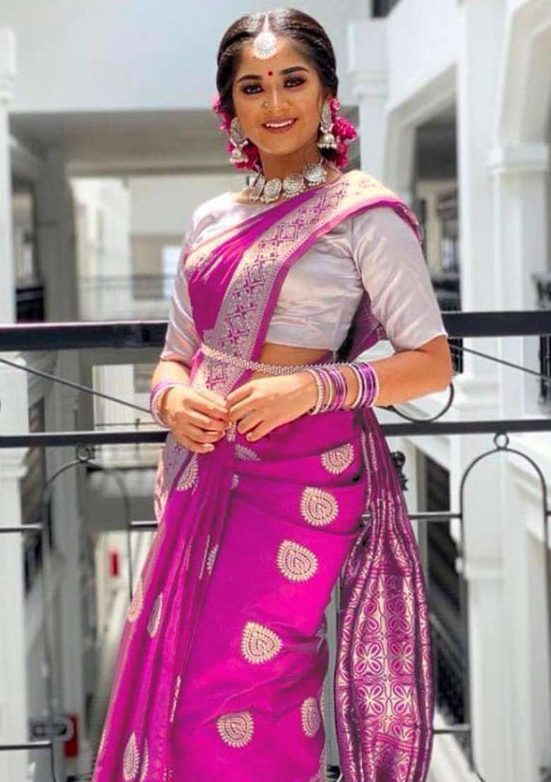 Pink Embroidery Silk Blend Saree Set for Diwali and Festive Wear - Indya