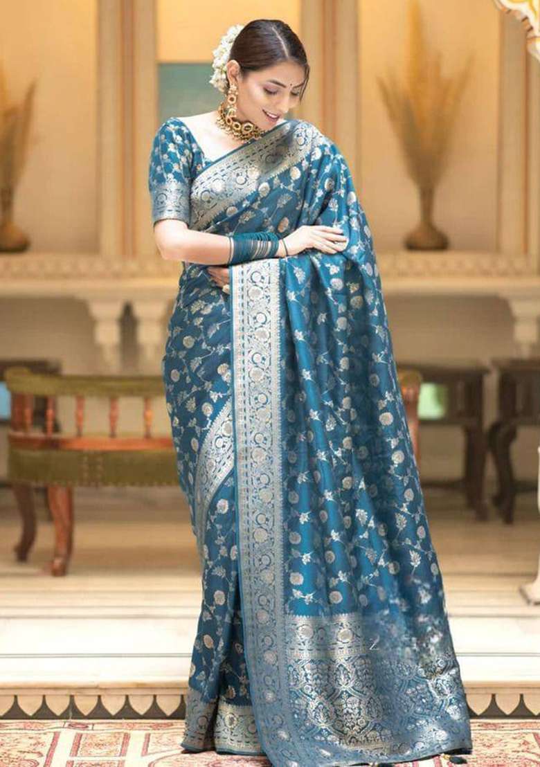 Rama Embroidery Silk Blend Saree Set for Diwali and Festive Wear - Indya