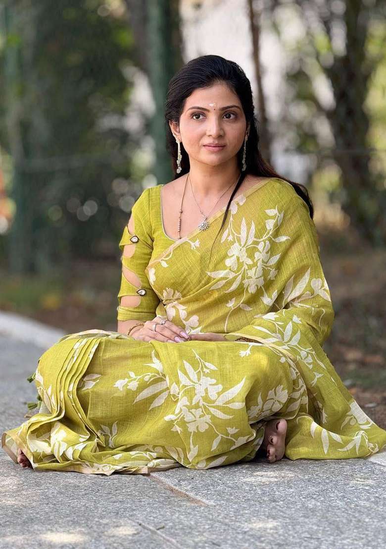 Lime Green Printed Linen Saree Set for Diwali and Festive Wear - Indya