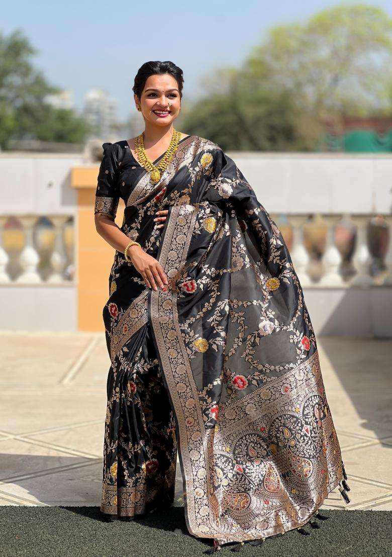 Black Silk Blend Saree Set with Zari Work for Diwali | Wedding & Festive Wear - Indya