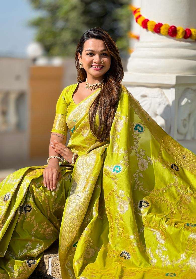 Parrot Green Silk Blend Saree Set with Zari Work for Diwali | Wedding & Festive Wear - Indya