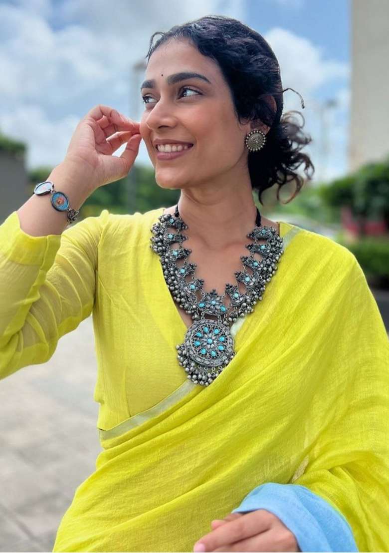 Light Green Printed Linen Saree Set for Diwali and Festive Wear - Indya