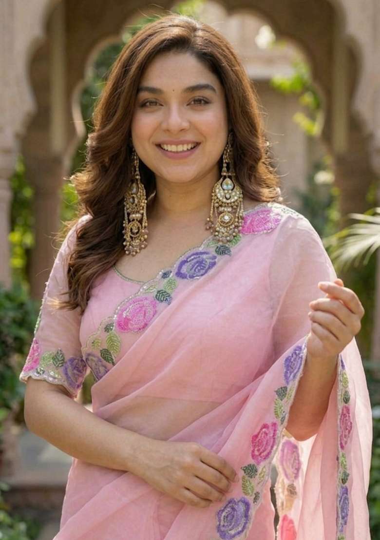 Baby Pink Floral Print Georgette Saree Set - Indya