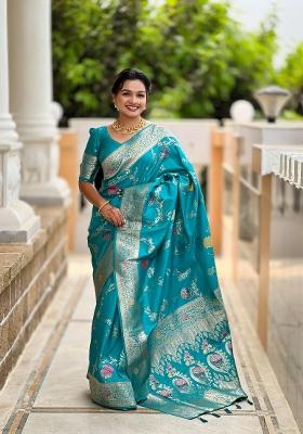 Rama Green Zari Woven Silk Saree Set