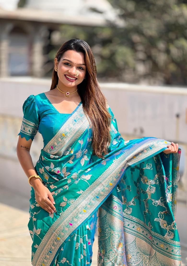 Rama Green Zari Woven Silk Saree Set - Indya