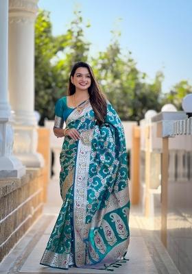 Rama Green Zari Woven Silk Saree Set