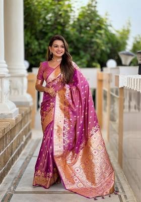 Onion Pink Zari Woven Silk Saree Set