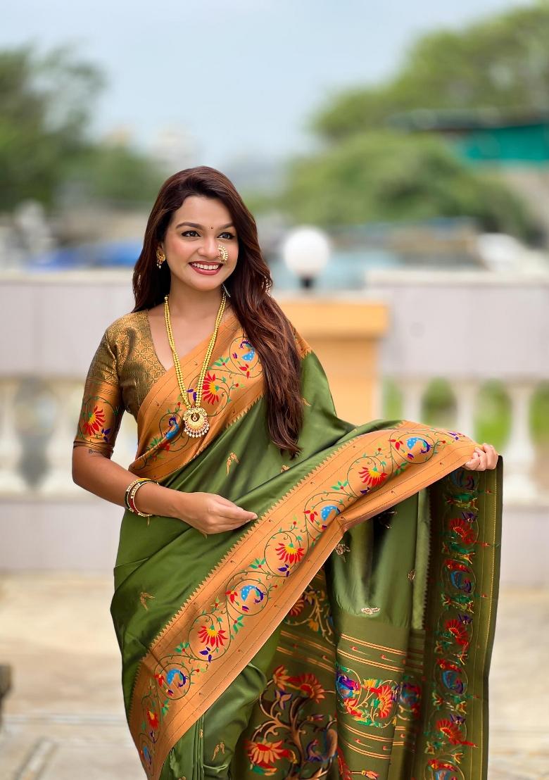 Mehendi Zari Woven Silk Saree Set - Indya