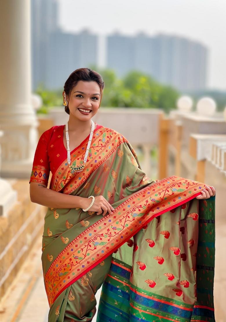 Mehendi Zari Woven Silk Saree Set - Indya