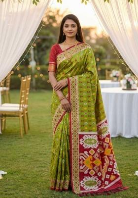 Parrot Green Zari Work Banarasi Saree Set