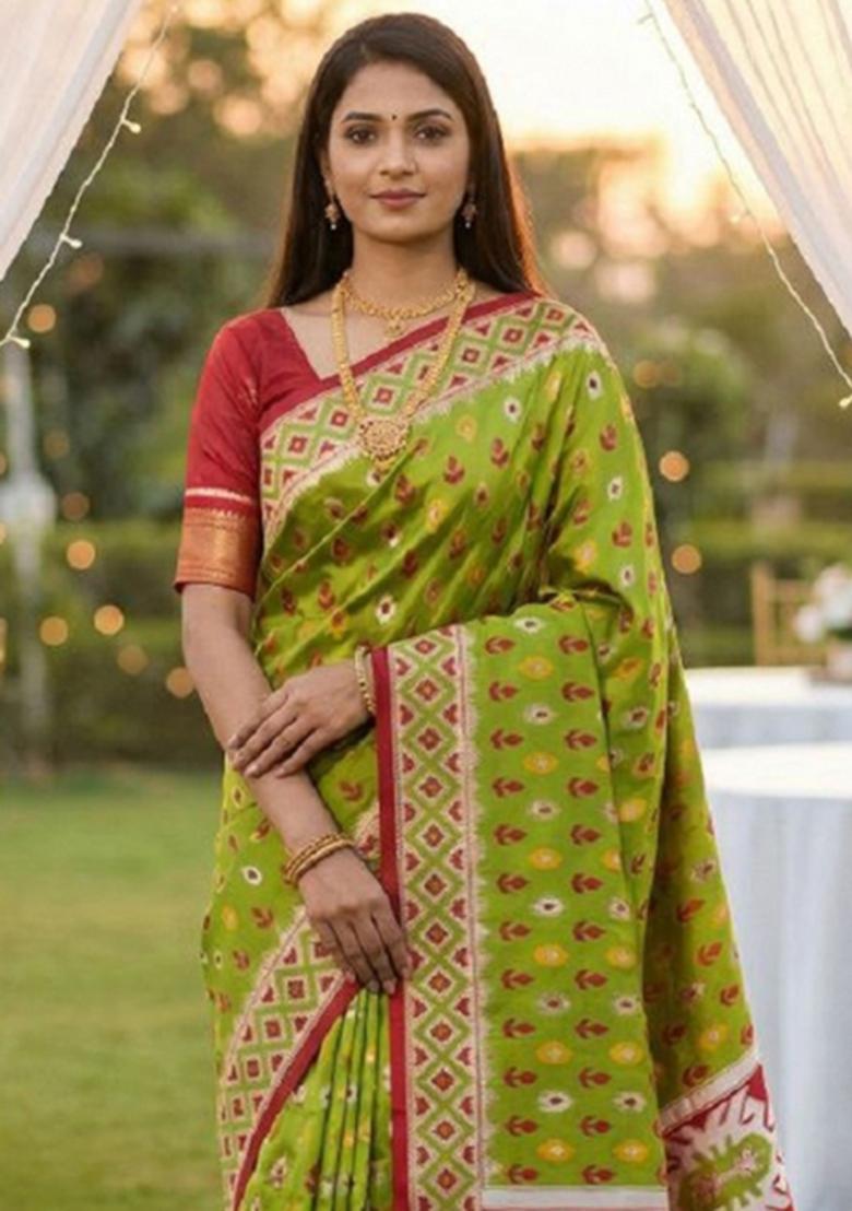 Parrot Green Zari Work Banarasi Saree Set - Indya