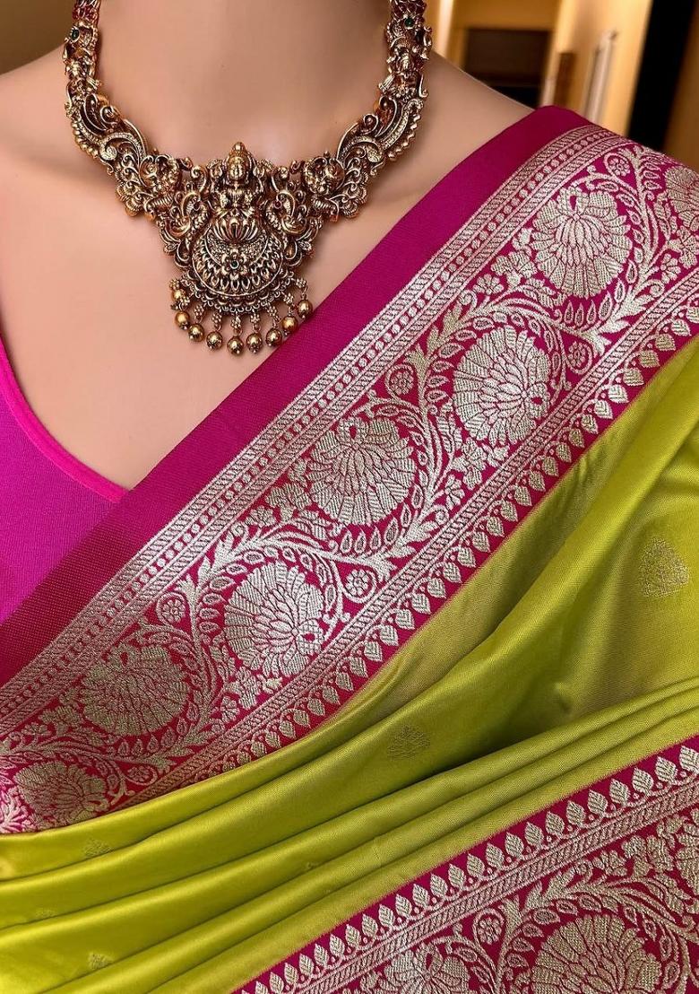 Parrot Green Zari Work Banarasi Saree Set - Indya