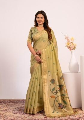 Pista Solid Cotton Saree Set