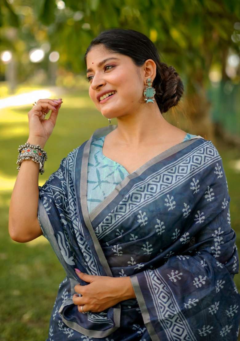 Blue Solid Silk Blend Saree Set - Indya