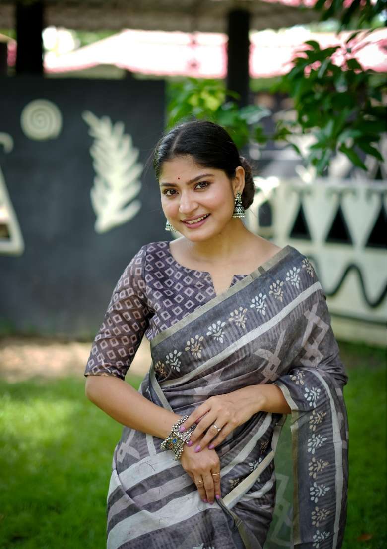 Grey Solid Silk Blend Saree Set - Indya