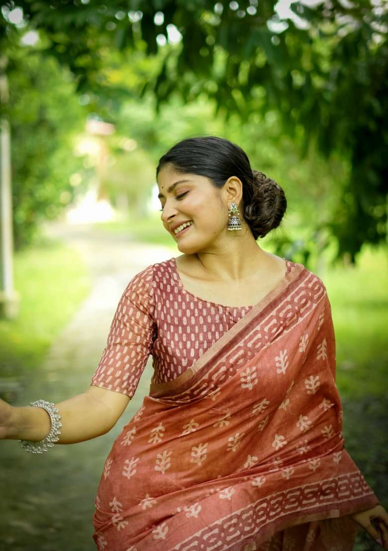 Orange Solid Silk Blend Saree Set - Indya