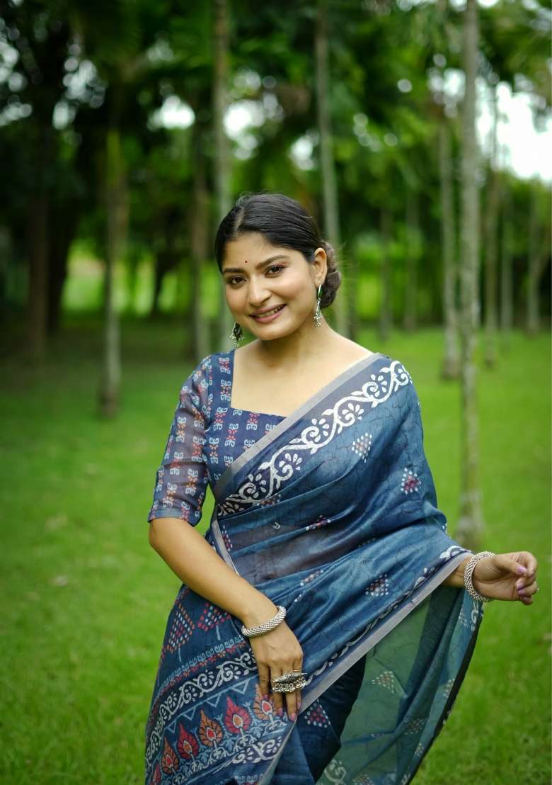 Royal Solid Silk Blend Saree Set - Indya