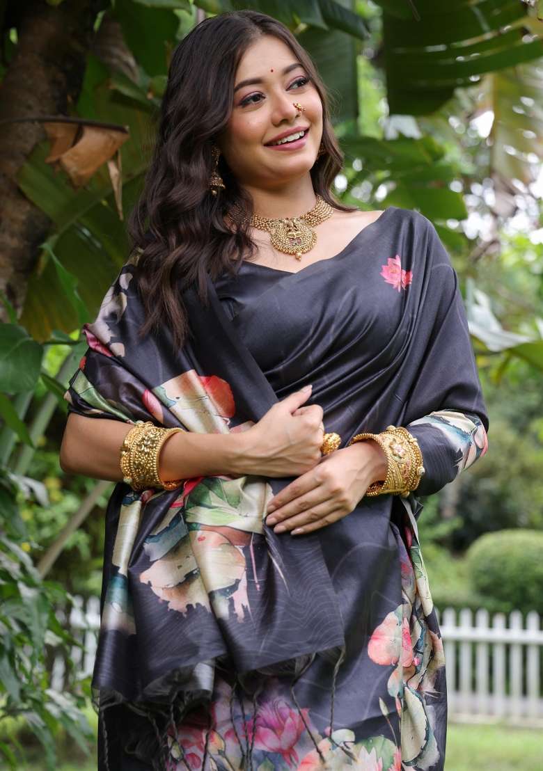 Black Solid Silk Blend Saree Set - Indya