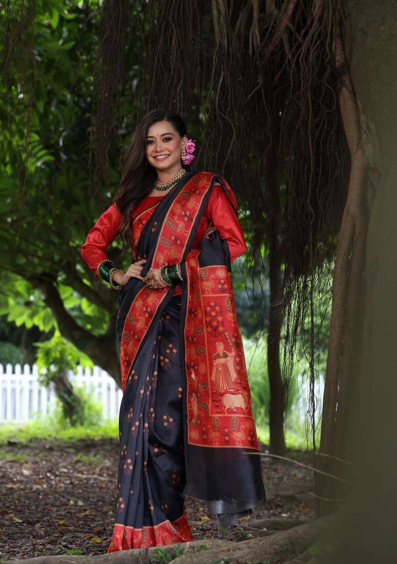 Black Solid Silk Blend Saree Set - Indya