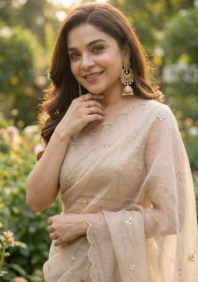 Off White Hand Work Silk Saree Set - Indya