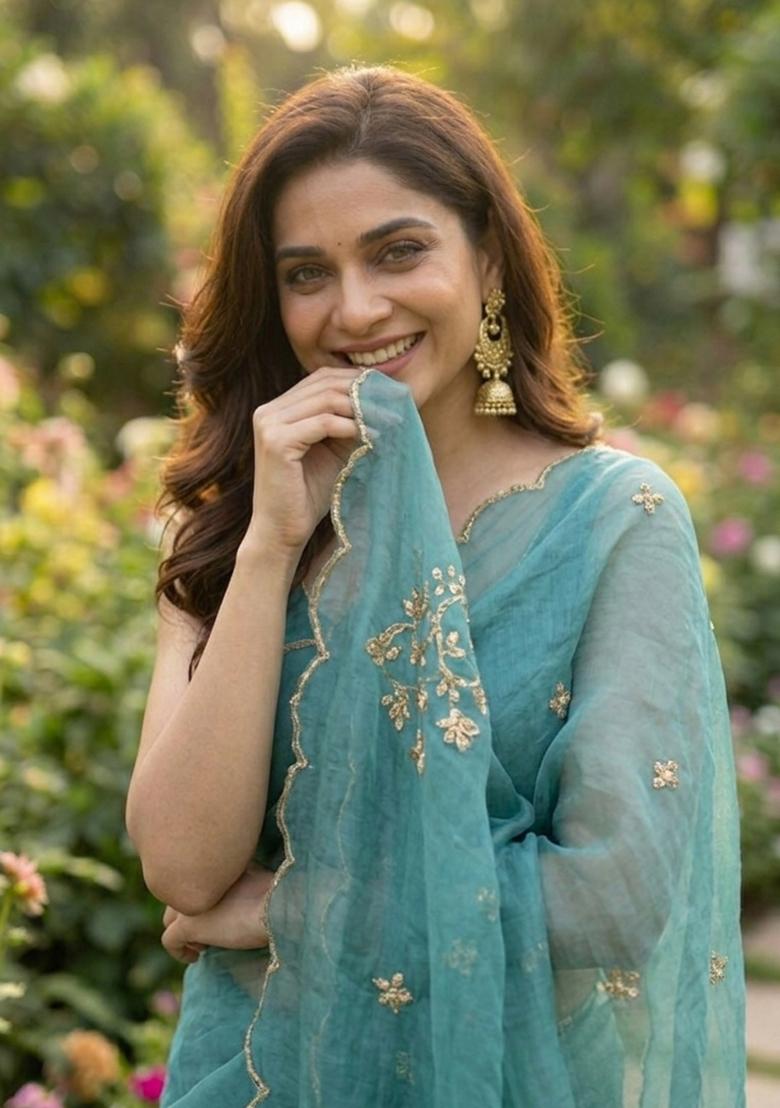 Teal Hand Work Silk Saree Set - Indya
